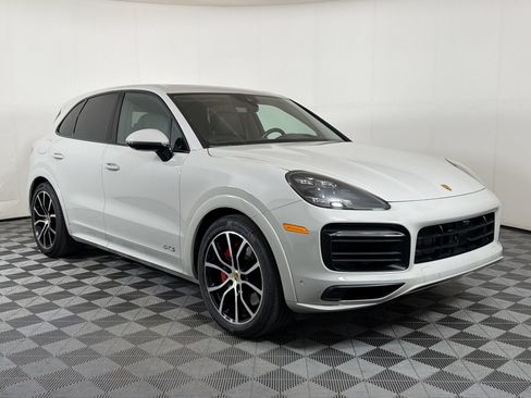 Certified 2022 Porsche Cayenne GTS AWD/4WD image 8
