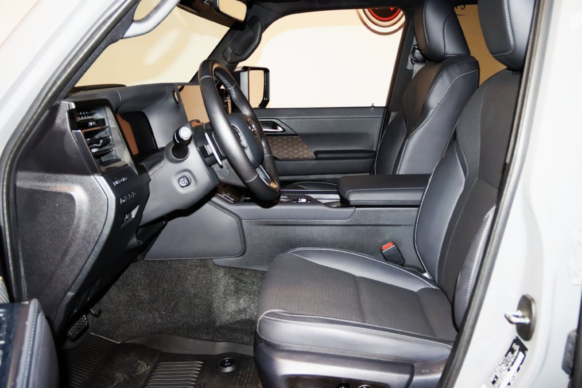 Used 2024 Lexus GX 550 w/ Accessory Package (2T) AWD/4WD image 34