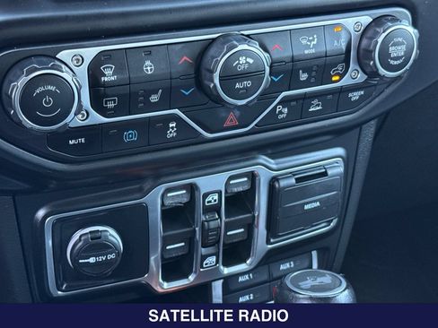 Used 2022 Jeep Wrangler Unlimited Sahara AWD/4WD image 22