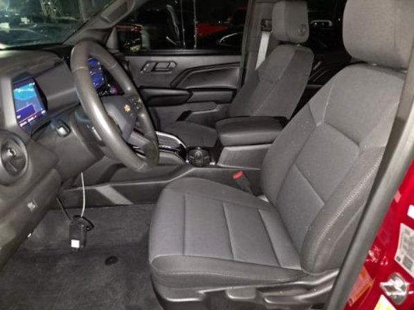 Used 2026 Chevrolet Colorado W/T w/ WT Custom Package RWD image 4