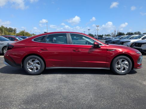 New 2025 Hyundai Sonata SE image 4