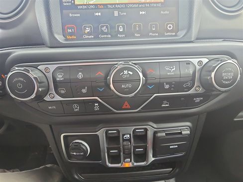 Used 2023 Jeep Gladiator Willys image 18