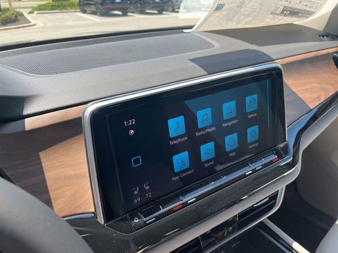 New 2026 Volkswagen Atlas SE FWD image 17