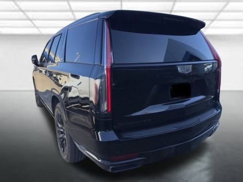 Used 2023 Cadillac Escalade Sport w/ LPO, ONYX Package image 3