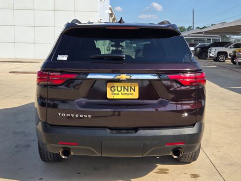 Used 2022 Chevrolet Traverse LT FWD image 6