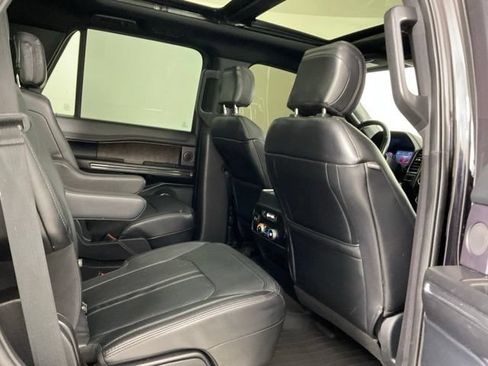 Used 2019 Ford Expedition Limited w/ Equipment Group 302A AWD/4WD image 22