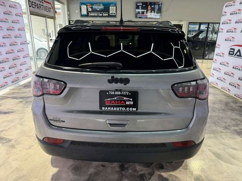 Used 2019 Jeep Compass Latitude FWD image 9