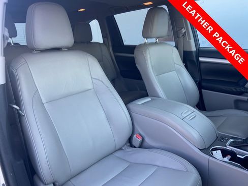 Used 2015 Toyota Highlander XLE image 6