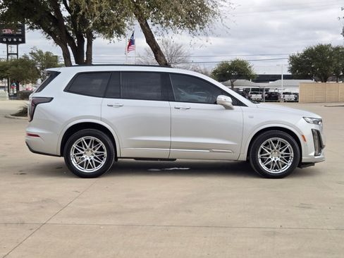 Certified 2020 Cadillac XT6 Sport w/ Platinum Package image 2