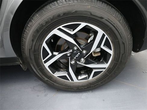 Used 2023 Kia Sportage LX image 13