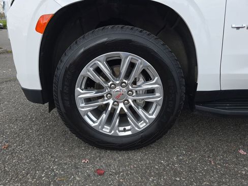 Used 2024 GMC Yukon XL SLE image 36