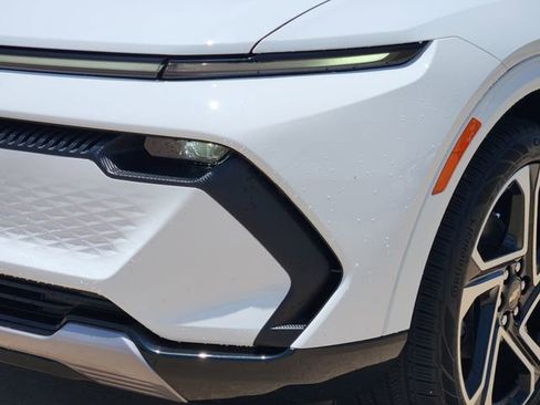 New 2026 Chevrolet Equinox EV LT w/ Convenience Package II FWD image 8