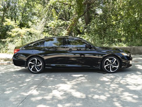 Certified 2022 Honda Accord Sport image 10