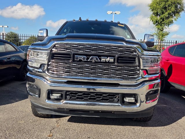 Used 2024 RAM 2500 Limited AWD/4WD image 2