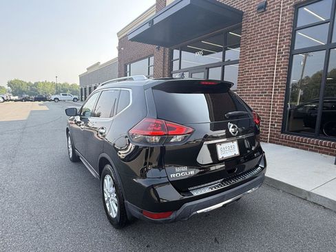 Used 2020 Nissan Rogue S w/ Special Edition Package FWD image 4