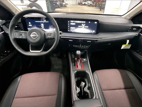 Used 2025 Nissan Kicks SR w/ SR Premium Package image 21