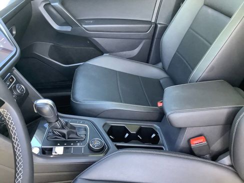 Used 2021 Volkswagen Tiguan SEL image 23