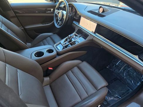 Used 2018 Porsche Panamera 4 image 23