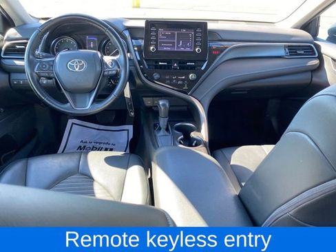 Used 2022 Toyota Camry SE image 5