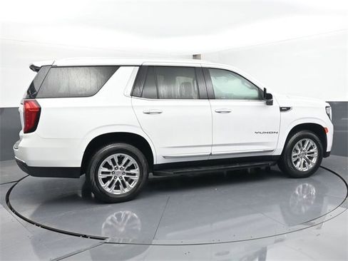 Used 2021 GMC Yukon SLT image 3