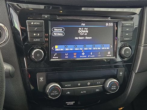 Used 2019 Nissan Rogue SV FWD image 20