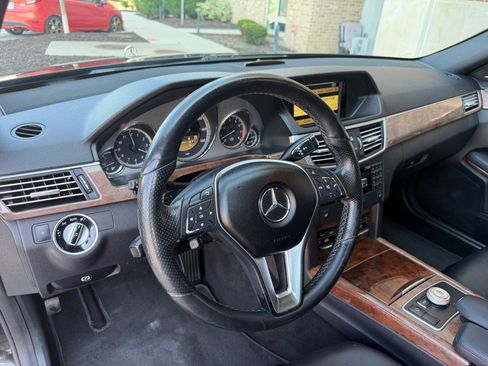 Used 2012 Mercedes-Benz E 350 4MATIC Sedan image 11