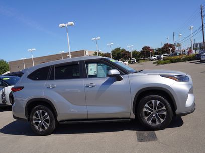 Used 2023 Toyota Highlander XLE