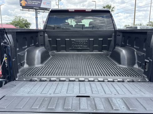 Used 2025 GMC Sierra 1500 SLT AWD/4WD image 11
