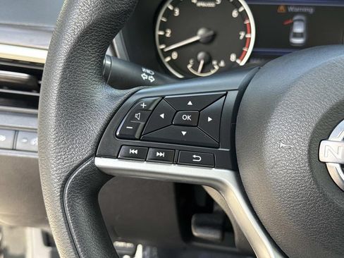 Used 2024 Nissan Altima 2.5 SV FWD image 39