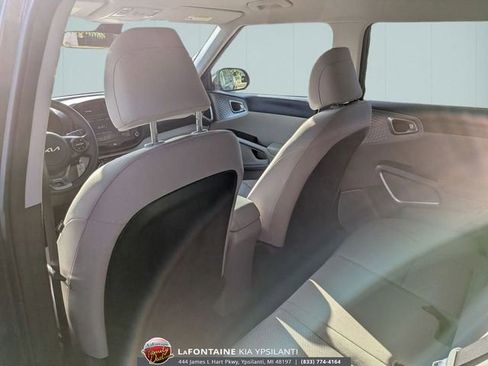 Used 2023 Kia Soul LX w/ LX Technology Package image 24