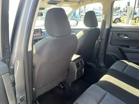 Used 2025 Nissan Rogue SV image 20