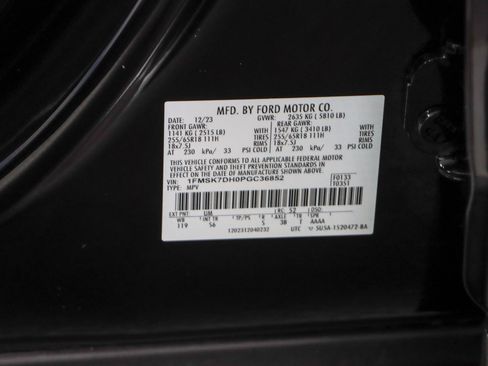 Used 2023 Ford Explorer XLT w/ Equipment Group 202A RWD image 34