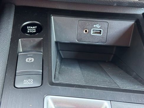 Certified 2025 Nissan Kicks S image 32