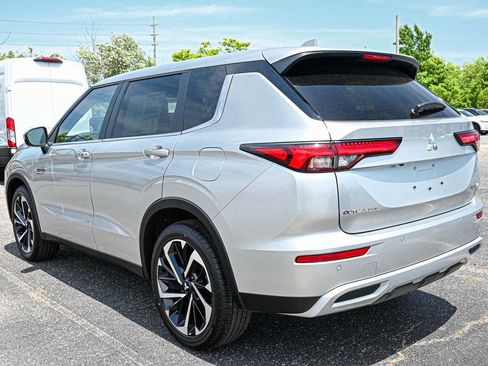 New 2024 Mitsubishi Outlander SE AWD/4WD image 6