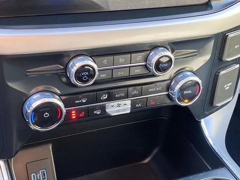 Used 2023 Ford F150 Lightning XLT image 25