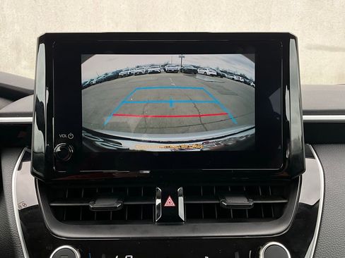 Used 2025 Toyota Corolla LE image 27