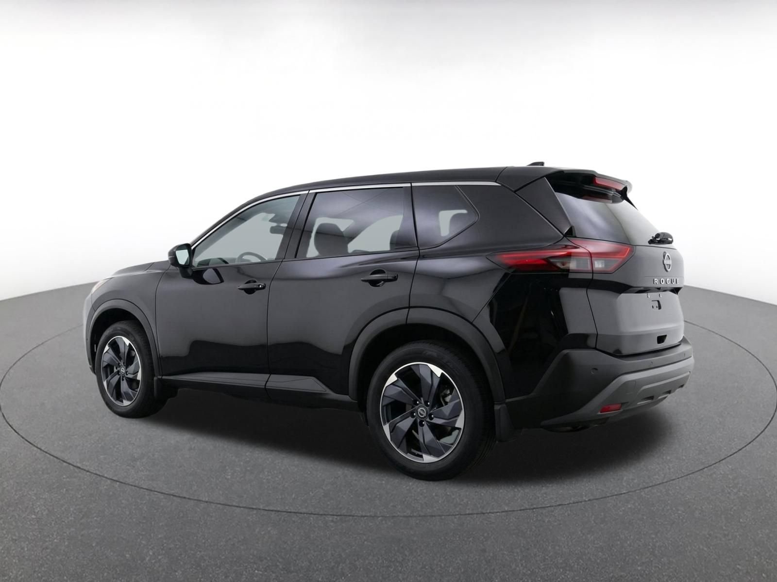 Used 2025 Nissan Rogue SV FWD image 6