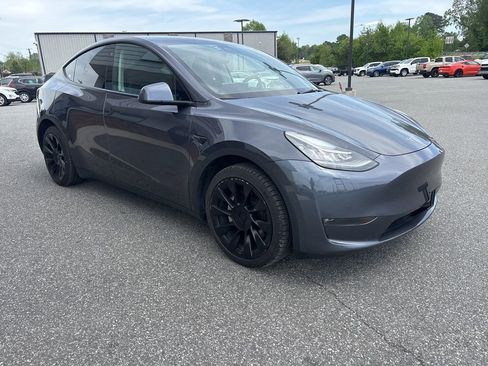 Used 2021 Tesla Model Y Long Range image 8