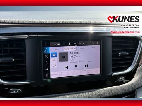 Used 2023 Chrysler Voyager LX FWD image 29
