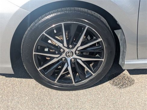 Used 2024 Toyota Camry SE image 10