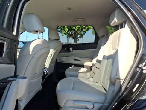 Used 2023 Kia Sorento EX AWD/4WD image 12