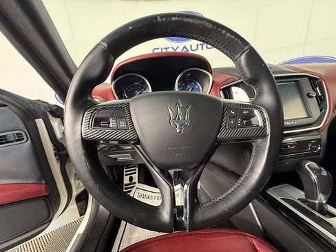 Used 2016 Maserati Ghibli Base image 26