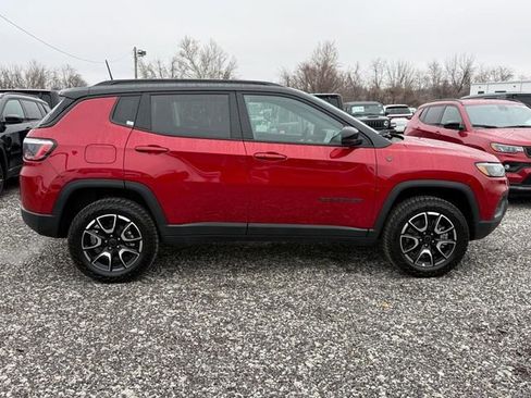 New 2026 Jeep Compass Trailhawk image 2
