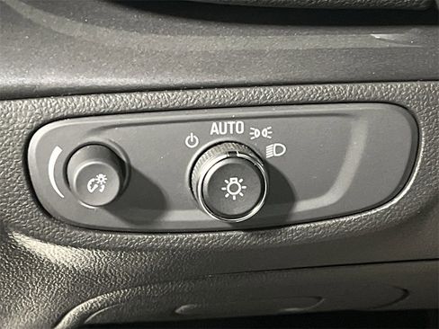 Used 2021 Buick Encore Preferred w/ Safety Package image 16