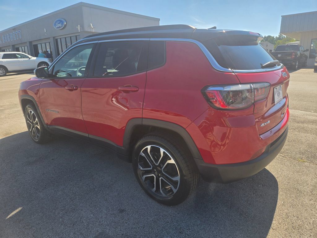 Used 2024 Jeep Compass Limited AWD/4WD image 3
