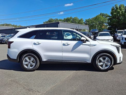 New 2026 Kia Sorento LX image 7