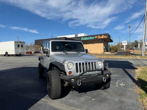 Used 2010 Jeep Wrangler Sahara w/ Trailer Tow Group image 3