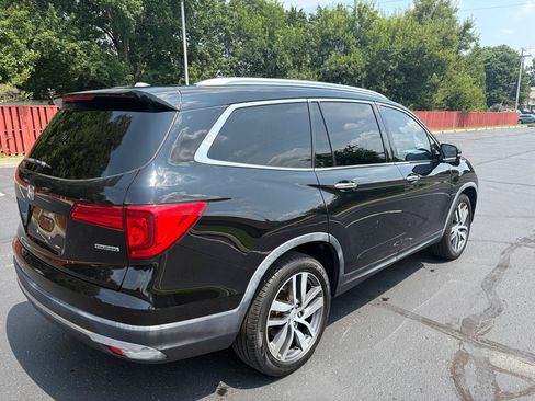 Used 2017 Honda Pilot Touring image 3