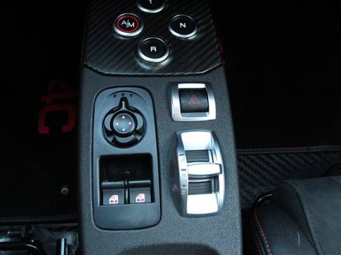 Used 2015 Alfa Romeo 4C Launch Edition w/ Convenience Group RWD image 34