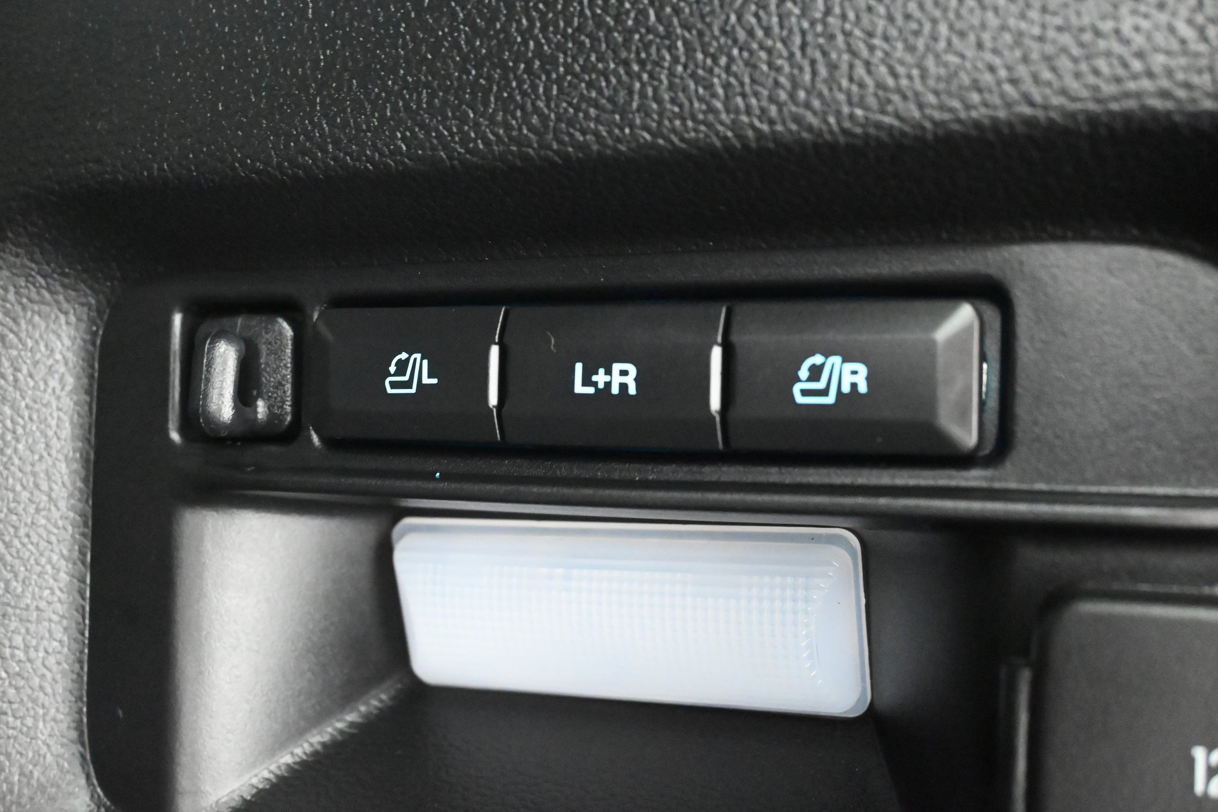 Used 2020 Ford Explorer ST w/ Premium Technology Package AWD/4WD image 35